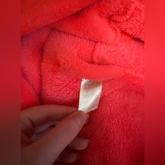 Victoria's Secret PINK Cozy Plush robe - Picture 4 of 4